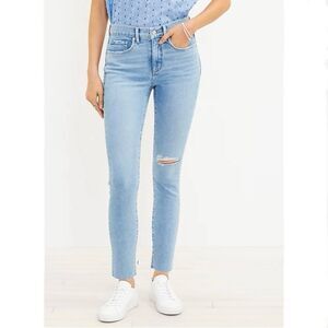 LOFT Frayed High Rise Skinny Jeans Raw Hem Light Blue Wash Size 2 / 26